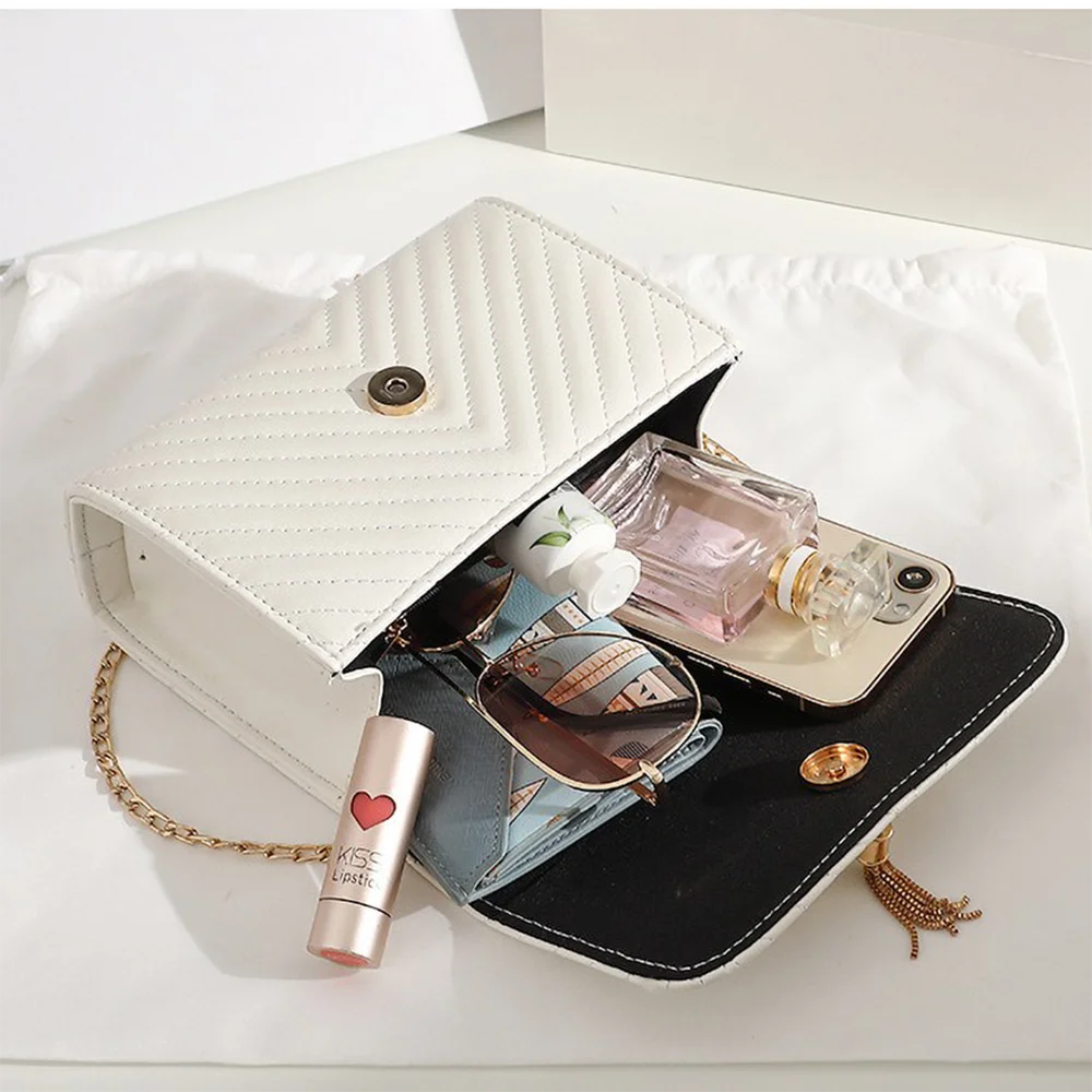 Designer Striped Shoulder Bag 2025 – Women’s V-Shaped Tassel Crossbody Handbag, Trendy Fashion Purse